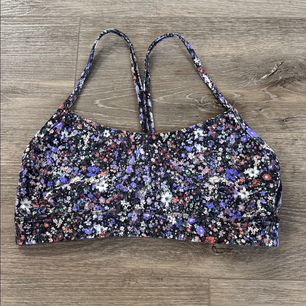 Lululemon sports bra